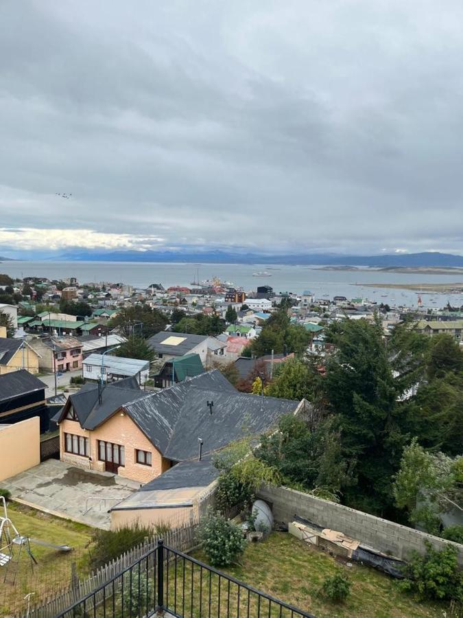 Hostel Los Cormoranes Ushuaia Exterior photo