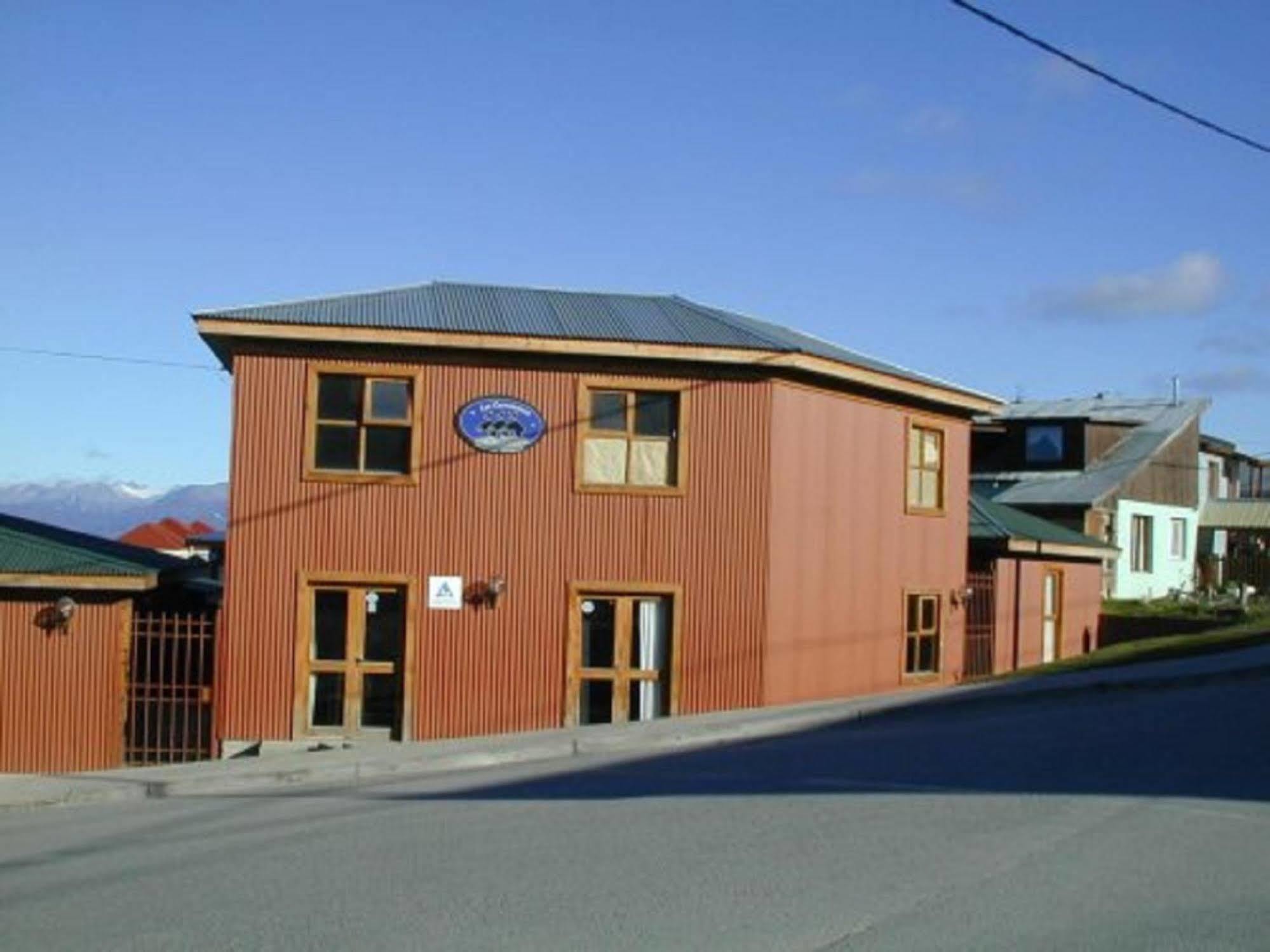 Hostel Los Cormoranes Ushuaia Exterior photo
