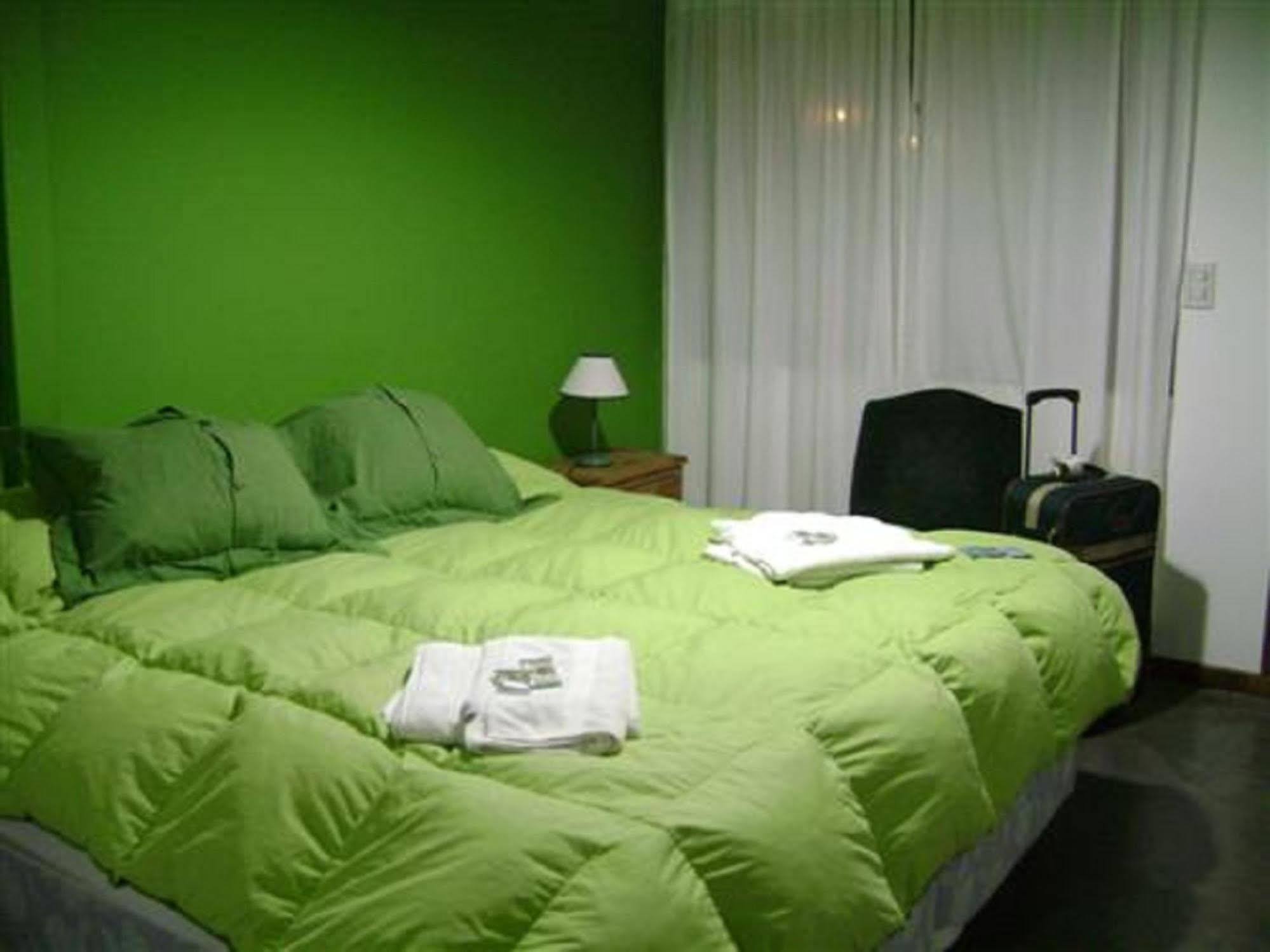 Hostel Los Cormoranes Ushuaia Exterior photo